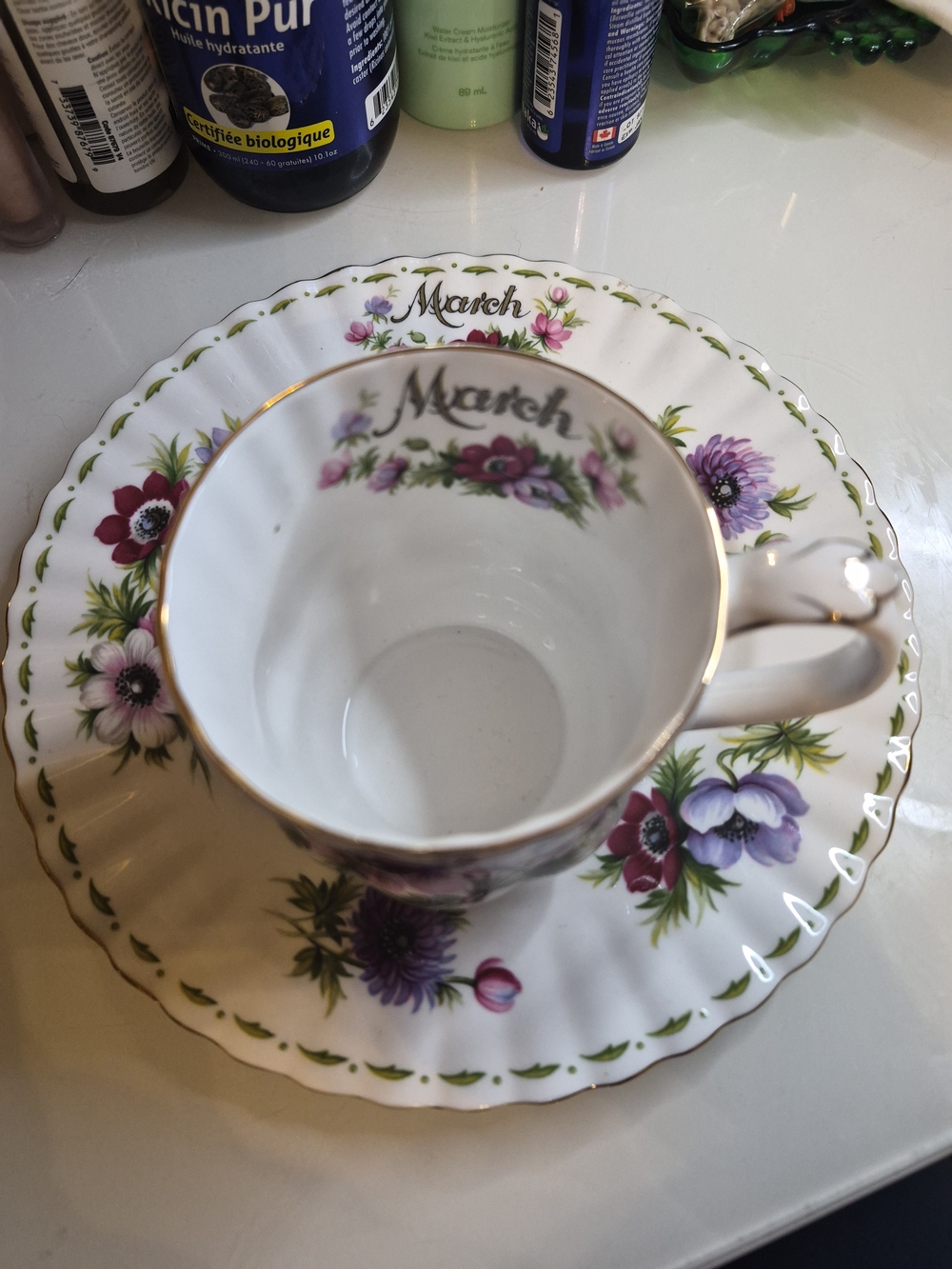 Royal Albert March Anemones Set